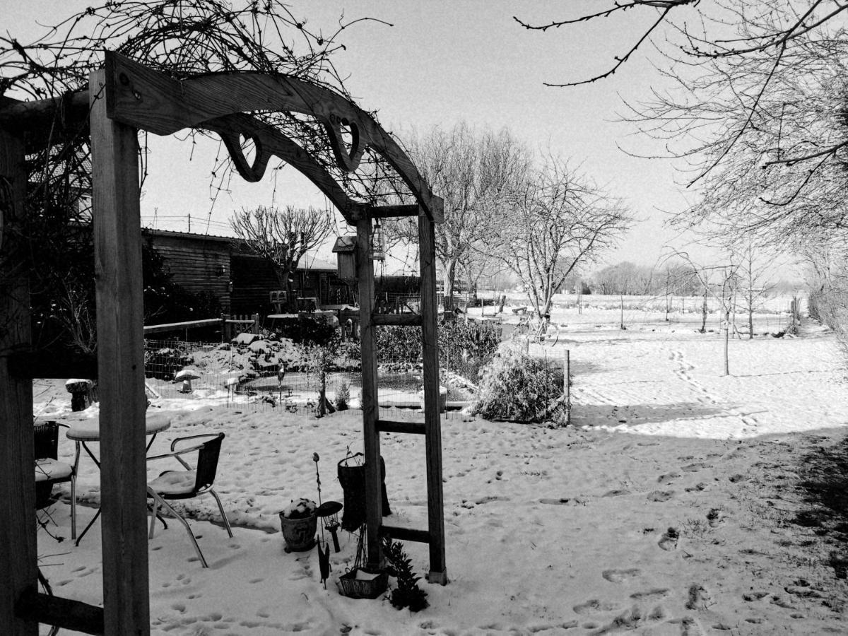 Entre Monts Et Collines B&B Et Spa En Option Exterior foto